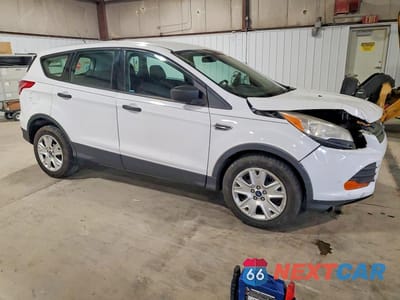 Czwarte zdjęcie samochodu z boku: 2014 FORD ESCAPE S VIN:1FMCU0F72EUA12104 - miniatura