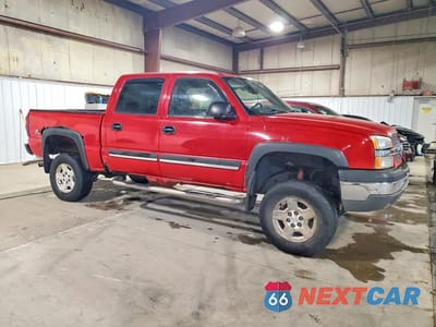 Czwarte zdjęcie samochodu z boku: 2004 CHEVROLET SILVERADO K1500 VIN:2GCEK13T441405154 - miniatura