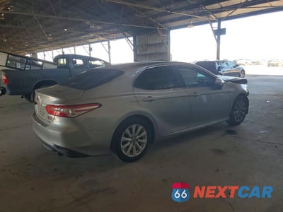 Trzecie zdjęcie samochodu z tyłu: 2020 TOYOTA CAMRY LE VIN:4T1C11AK0LU365321 - miniatura