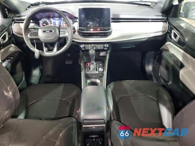 Zdjęcie 8 z 14 samochodu: 2025 JEEP COMPASS LIMITED VIN:3C4NJDCN3ST577290 - miniatura