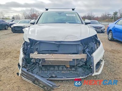 Piąte zdjęcie samochodu w środku: 2018 AUDI Q5 PREMIUM VIN:WA1ANAFY8J2137440 - miniatura