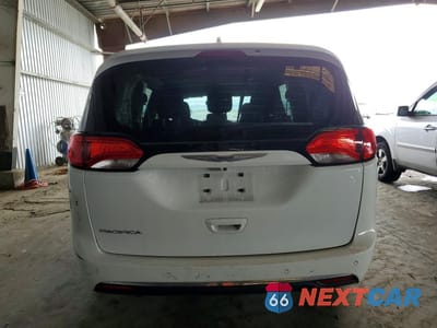 Zdjęcie 6 z 13 samochodu: 2020 CHRYSLER PACIFICA TOURING VIN:2C4RC1FG3LR117736 - miniatura