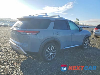 Trzecie zdjęcie samochodu z tyłu: 2022 NISSAN PATHFINDER PLATINUM VIN:5N1DR3DH0NC243625 - miniatura