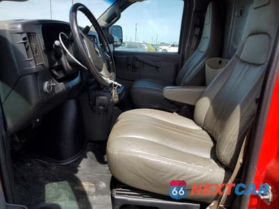 Zdjęcie 7 z 13 samochodu: 2018 CHEV EXPRESS G2500 VIN:1GCWGAFP0J1239950 - miniatura