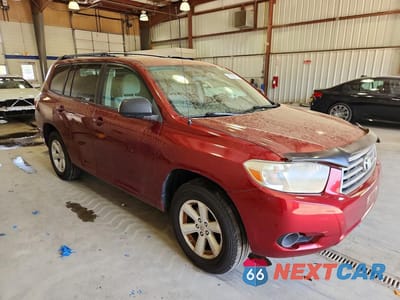 Czwarte zdjęcie samochodu z boku: 2010 TOYOTA HIGHLANDER BASE VIN:5TDBK3EH5AS007561 - miniatura