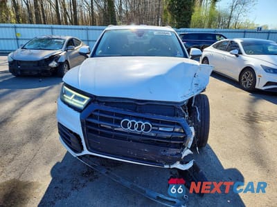 Piąte zdjęcie samochodu w środku: 2019 AUDI Q5 PREMIUM PLUS VIN:WA1BNAFYXK2053416 - miniatura