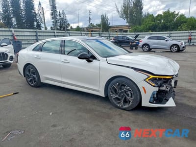 Czwarte zdjęcie samochodu z boku: 2025 KIA K5 GT-LINE VIN:KNAG64J75S5367608 - miniatura