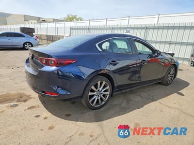 Trzecie zdjęcie samochodu z tyłu: 2024 MAZDA 3 PREFERRED VIN:3MZBPACM4RM413264 - miniatura