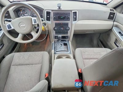 Zdjęcie 8 z 12 samochodu: 2009 JEEP GRAND CHEROKEE LAREDO VIN:1J8GR48K39C507318 - miniatura