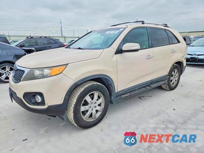 2012 KIA SORENTO LX 5XYKT4A64CG210240 - główne zdjęcie licytacji z USA - miniatura