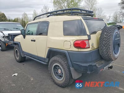Drugie zdjęcie samochodu z przodu: 2010 TOYOTA FJ CRUISER BASE VIN:JTEBU4BF5AK095288 - miniatura