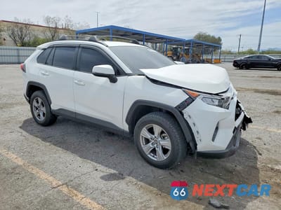 Czwarte zdjęcie samochodu z boku: 2020 TOYOTA RAV4 XLE VIN:JTMW1RFV8LD056277 - miniatura