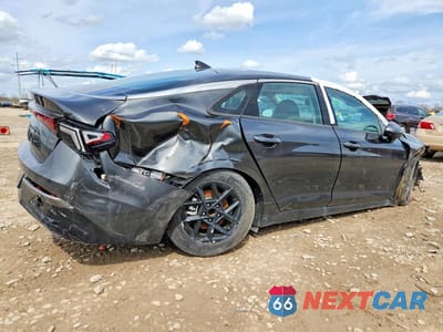 Trzecie zdjęcie samochodu z tyłu: 2026 KIA K5 LXS VIN:KNAG24J76T5406199 - miniatura