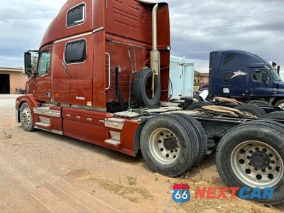 Trzecie zdjęcie samochodu z tyłu: 2007 VOLVO VN VNL VIN:4V4NC9KK87N466664 - miniatura