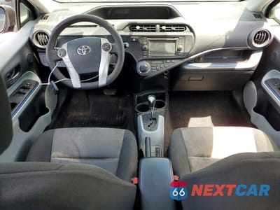 Zdjęcie 8 z 12 samochodu: 2013 TOYOTA PRIUS C THREE VIN:JTDKDTB33D1538519 - miniatura