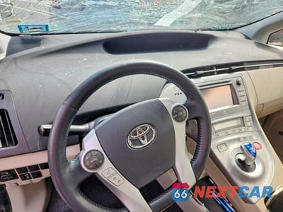 Zdjęcie 9 z 12 samochodu: 2014 TOYOTA PRIUS FOUR VIN:JTDKN3DUXE0363325 - miniatura