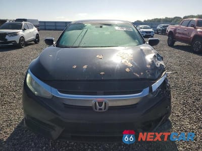 Piąte zdjęcie samochodu w środku: 2016 HONDA CIVIC LX VIN:19XFC2F51GE082936 - miniatura