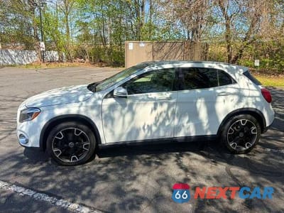 Piąte zdjęcie samochodu w środku: 2018 MERCEDES-BENZ GLA 250 4MATIC VIN:WDCTG4GB5JJ451017 - miniatura
