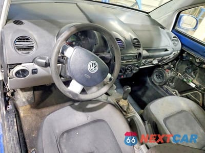 Zdjęcie 8 z 13 samochodu: 2001 VOLKSWAGEN NEW BEETLE GLS VIN:3VWCK21C21M427249 - miniatura