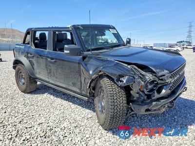 Czwarte zdjęcie samochodu z boku: 2021 FORD BRONCO BASE VIN:1FMEE5DH8MLB03770 - miniatura