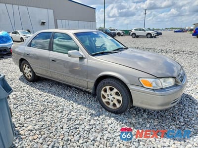 Czwarte zdjęcie samochodu z boku: 2001 TOYOTA CAMRY LE V6 VIN:4T1BF22KX1U118855 - miniatura