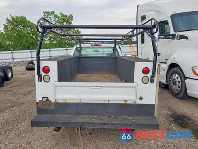 Zdjęcie 6 z 12 samochodu: 2005 CHEVROLET SILVERADO C2500 HEAVY DUTY VIN:1GBHC24U05E188794 - miniatura
