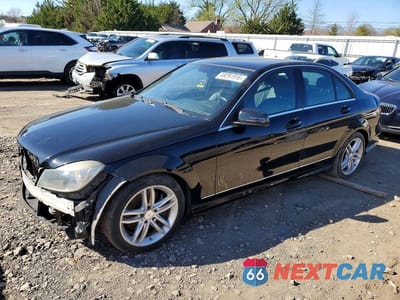 2013 MERCEDES-BENZ C 300 4MATIC WDDGF8AB8DR282567 - główne zdjęcie licytacji z USA - miniatura