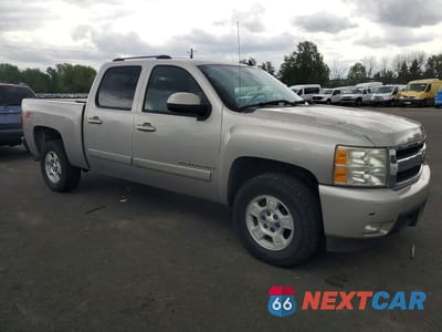 Czwarte zdjęcie samochodu z boku: 2007 CHEVROLET SILVERADO K1500 CREW CAB VIN:2GCEK13M971503786 - miniatura
