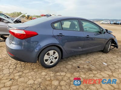 Trzecie zdjęcie samochodu z tyłu: 2016 KIA FORTE LX VIN:KNAFK4A68G5542391 - miniatura