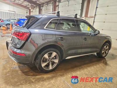Trzecie zdjęcie samochodu z tyłu: 2023 AUDI Q5 PREMIUM 40 VIN:WA1ABAFY8P2170777 - miniatura