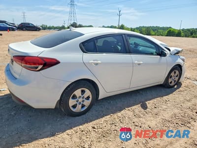 Trzecie zdjęcie samochodu z tyłu: 2017 KIA FORTE LX VIN:3KPFK4A73HE078914 - miniatura
