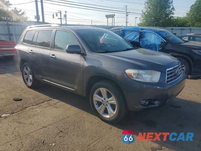 Czwarte zdjęcie samochodu z boku: 2010 TOYOTA HIGHLANDER LIMITED VIN:5TDDK3EH2AS016811 - miniatura