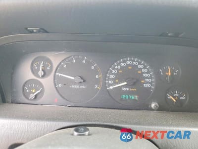 Zdjęcie 9 z 14 samochodu: 2004 JEEP GRAND CHEROKEE LAREDO VIN:1J4GW48S34C340980 - miniatura