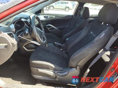 Zdjęcie 7 z 13 samochodu: 2013 HYUNDAI VELOSTER BASE VIN:KMHTC6AD2DU169746 - miniatura
