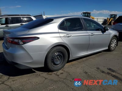 Trzecie zdjęcie samochodu z tyłu: 2022 TOYOTA CAMRY LE VIN:4T1C31AKXNU582632 - miniatura