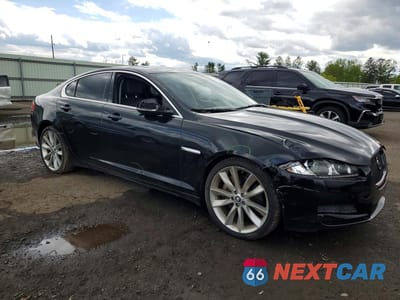Czwarte zdjęcie samochodu z boku: 2014 JAGUAR XF VIN:SAJWJ0EF0E8U27158 - miniatura