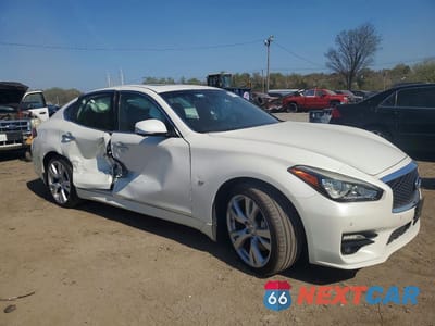 Czwarte zdjęcie samochodu z boku: 2017 INFINITI Q70 3.7 VIN:JN1BY1AP4HM740824 - miniatura