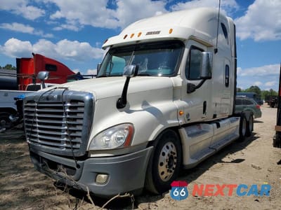 Drugie zdjęcie samochodu z przodu: 2011 FREIGHTLINER CASCADIA 125 SEMI TRUCK VIN:1FUJGLDR6BLAZ4649 - miniatura