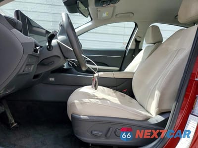 Zdjęcie 7 z 13 samochodu: 2025 HYUNDAI SONATA SEL VIN:KMHL64JA4SA471846 - miniatura