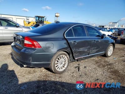 Trzecie zdjęcie samochodu z tyłu: 2012 VOLVO S80 3.2 VIN:YV1952AS8C1153075 - miniatura