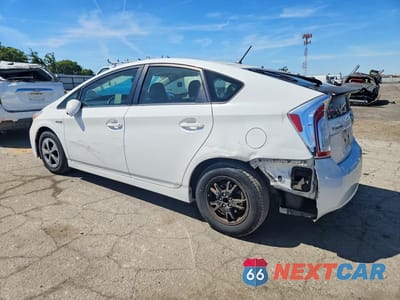 Drugie zdjęcie samochodu z przodu: 2015 TOYOTA PRIUS TWO VIN:JTDKN3DU6F1911347 - miniatura