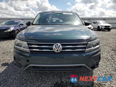 Piąte zdjęcie samochodu w środku: 2018 VOLKSWAGEN TIGUAN SE VIN:3VV3B7AX6JM195159 - miniatura