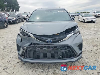 Piąte zdjęcie samochodu w środku: 2024 TOYOTA SIENNA XSE 7-PASSENGER VIN:5TDXRKEC7RS194748 - miniatura