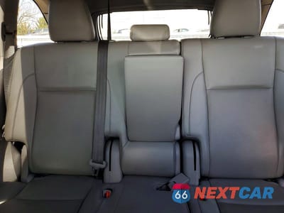 Zdjęcie 10 z 13 samochodu: 2019 TOYOTA HIGHLANDER XLE VIN:5TDJZRFH3KS567122 - miniatura