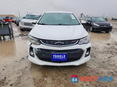 Piąte zdjęcie samochodu w środku: 2019 CHEVROLET SONIC LT VIN:1G1JD6SB4K4139840 - miniatura