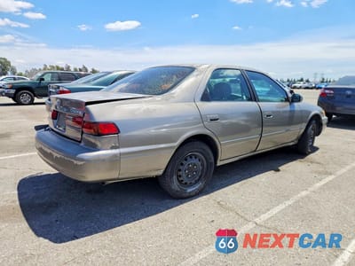 Trzecie zdjęcie samochodu z tyłu: 1998 TOYOTA CAMRY LE VIN:JT2BG22K3W0192966 - miniatura