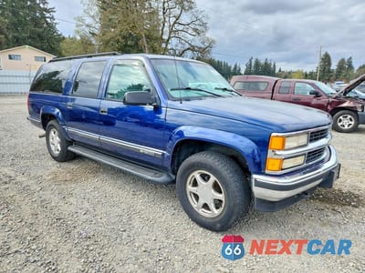 Czwarte zdjęcie samochodu z boku: 1998 CHEVROLET SUBURBAN K1500 VIN:1GNFK16R3WJ315384 - miniatura