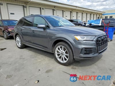 Czwarte zdjęcie samochodu z boku: 2022 AUDI Q7 PREMIUM PLUS VIN:WA1LXBF78ND007409 - miniatura
