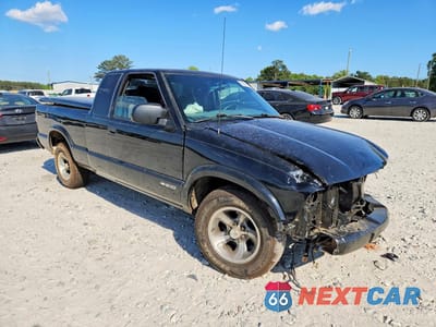 Czwarte zdjęcie samochodu z boku: 2002 CHEVROLET S TRUCK S10 VIN:1GCCS19W928174643 - miniatura