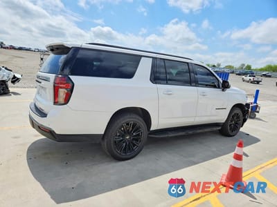 Trzecie zdjęcie samochodu z tyłu: 2022 CHEVROLET SUBURBAN K1500 RST VIN:1GNSKEKD5NR220535 - miniatura